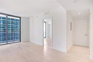 55 SW 9th St, Miami, FL 33130 - Photo 9