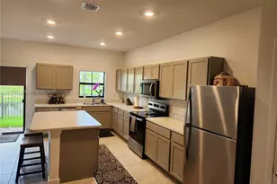 880 NW 3rd Way, Pompano Beach, FL 33060 - Photo 5