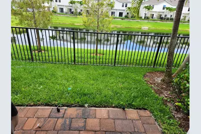 880 NW 3rd Way #880, Pompano Beach, FL 33060 - Photo 9