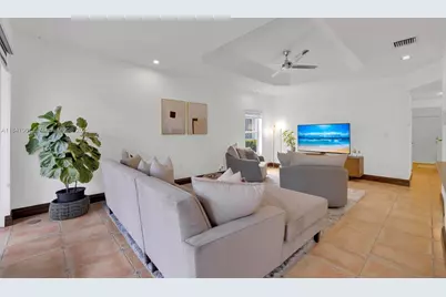 7301 NW 107th Pl, Doral, FL 33178 - Photo 5