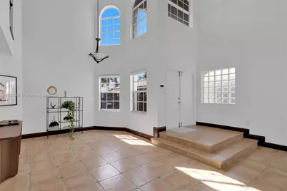 7301 NW 107th Pl, Doral, FL 33178 - Photo 7