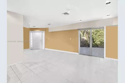 250 NE 212th St, Miami, FL 33179 - Photo 29