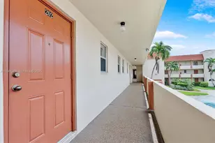 2800 W Sunrise Lakes Dr, Sunrise, FL 33322 - Photo 19
