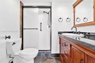 2800 W Sunrise Lakes Dr, Sunrise, FL 33322 - Photo 13