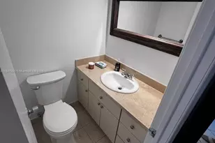 300 Bayview Dr, Sunny Isles Beach, FL 33160 - Photo 23