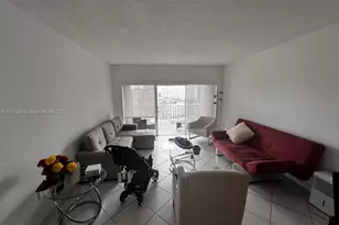 300 Bayview Dr, Sunny Isles Beach, FL 33160 - Photo 21