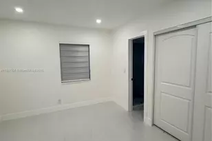 930 NE 163rd St, North Miami Beach, FL 33162 - Photo 31