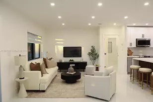 930 NE 163rd St, North Miami Beach, FL 33162 - Photo 9