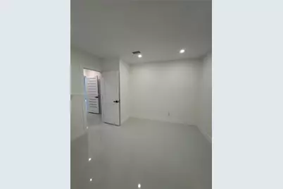 930 NE 163rd St, North Miami Beach, FL 33162 - Photo 29