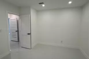 930 NE 163rd St, North Miami Beach, FL 33162 - Photo 29