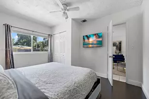 560 NE 161st St, Miami, FL 33162 - Photo 23