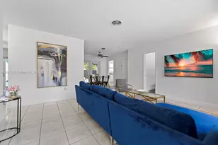 560 NE 161st St, Miami, FL 33162 - Photo 11