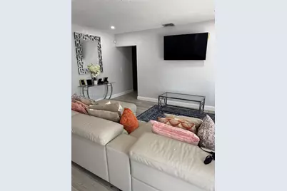 281 NE 169th St, North Miami Beach, FL 33162 - Photo 9