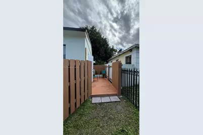 460 NW 109th St #Studio, Miami, FL 33168 - Photo 3