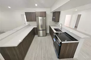 700 NE 7th St, Pompano Beach, FL 33060 - Photo 7