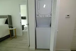 321 NE 26th St, Miami, FL 33137 - Photo 9