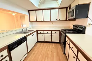 1811 Sabal Palm Dr, Davie, FL 33324 - Photo 5