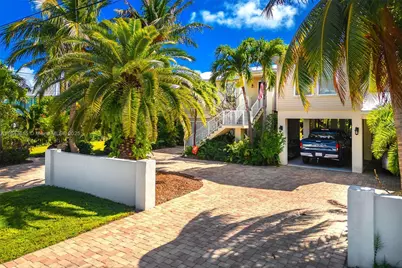 17054 Coral Dr, Sugarloaf, FL 33042 - Photo 5