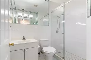 424 Bayberry Dr, Plantation, FL 33317 - Photo 11