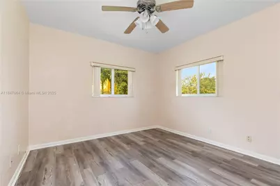 424 Bayberry Dr, Plantation, FL 33317 - Photo 9