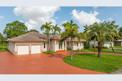 424 Bayberry Dr, Plantation, FL 33317 - Photo 1