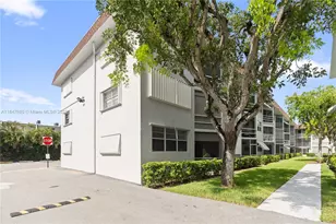 1040 SE 4th Ave, Deerfield Beach, FL 33441 - Photo 23