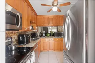 1040 SE 4th Ave, Deerfield Beach, FL 33441 - Photo 13