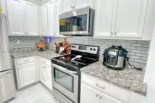 4162 NE 21st St, Homestead, FL 33033 - Photo 13