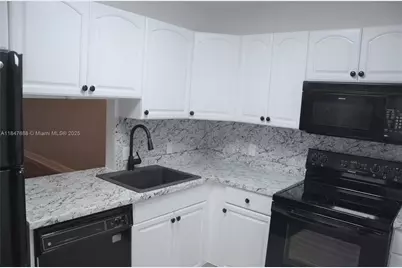 8851 N New River Canal Rd #18E, Plantation, FL 33324 - Photo 11