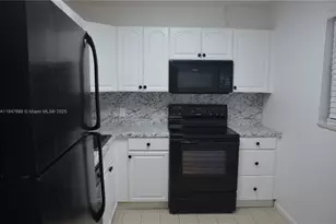 8851 N New River Canal Rd, Plantation, FL 33324 - Photo 17