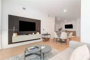 398 NE 5th St, Miami, FL 33132 - Photo 15