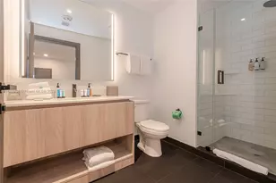 398 NE 5th St, Miami, FL 33132 - Photo 21