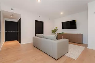 398 NE 5th St, Miami, FL 33132 - Photo 9