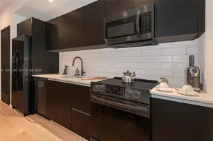 398 NE 5th St, Miami, FL 33132 - Photo 17