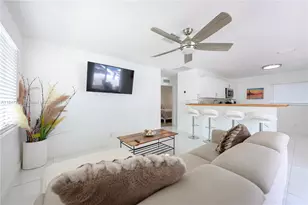 1453 NW 10th St, Dania Beach, FL 33004 - Photo 9