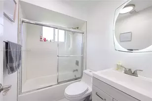 1453 NW 10th St, Dania Beach, FL 33004 - Photo 23