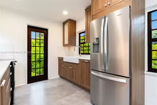 690 NE 118th St, Biscayne Park, FL 33161 - Photo 11