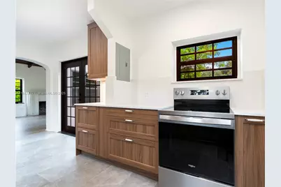 690 NE 118th St, Biscayne Park, FL 33161 - Photo 13