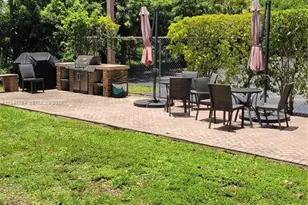 900 NE 195th St, Miami, FL 33179 - Photo 7