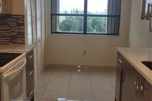 900 NE 195th St, Miami, FL 33179 - Photo 13