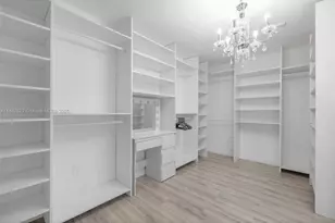 19810 NE 22nd Ave, Miami, FL 33180 - Photo 23