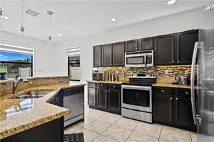 8776 W 33rd Ave, Hialeah, FL 33018 - Photo 21