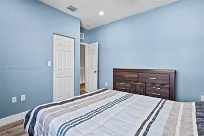 8776 W 33rd Ave, Hialeah, FL 33018 - Photo 41