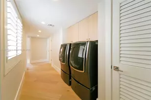 1981 S Oak Haven Cir, Miami, FL 33179 - Photo 27