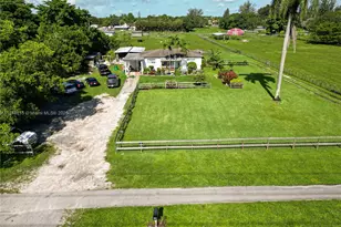 1921 SW 112th Ave, Davie, FL 33325 - Photo 17