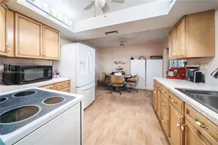 5103 NW 54th Ct, Tamarac, FL 33319 - Photo 7