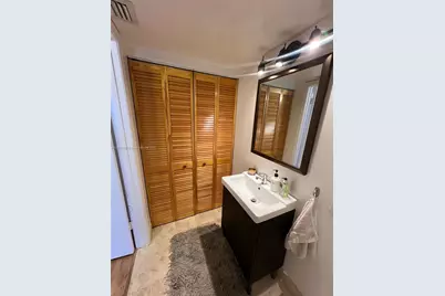 540 Brickell Key Dr #1524, Miami, FL 33131 - Photo 15
