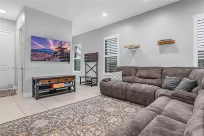 3345 W 95th Ter, Hialeah, FL 33018 - Photo 17