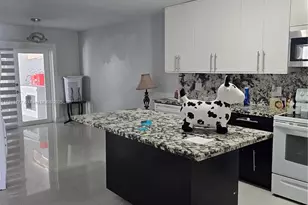 11465 NW 88th Ct, Hialeah Gardens, FL 33018 - Photo 5