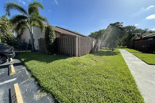 2754 N Nob Hill Rd, Sunrise, FL 33322 - Photo 19